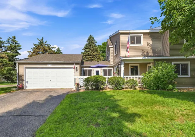 Photo 1 of Sale Pending at 2513 Wimbledon Pl, Saint Paul, MN 55125 | MLS# 7105904 | Listing updated on 2026-07-28