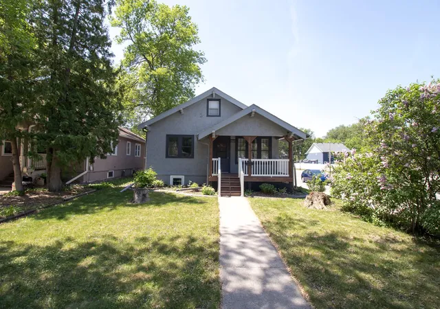 1st image of 1301 10th St S, Fargo, ND 58103 | MLS# 7105909