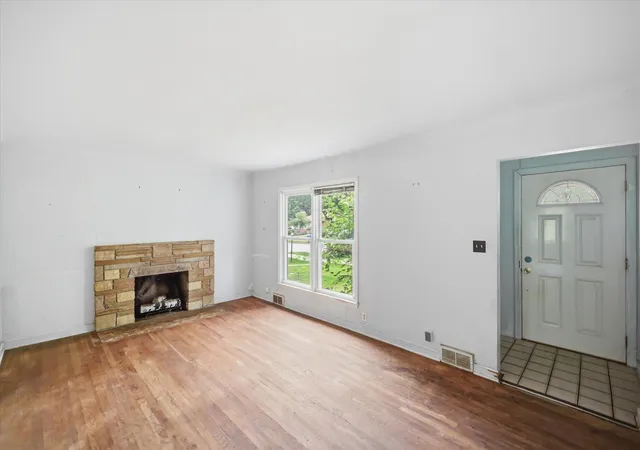 Photo 3 of Single family home for sale at 5316 Newton Ave S, Minneapolis, MN 55419 | MLS# 7105923 | Listing updated on 2026-08-28