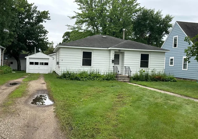 Homes for sale in Detroit Lakes, MN | 319 Langford St, Detroit Lakes, MN 56501 | MLS# 7105930
