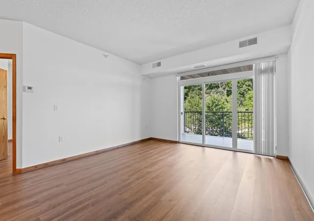 3rd image of 1880 3Rd Ave Nw #316, Rochester, MN 55901 | MLS# 7105949