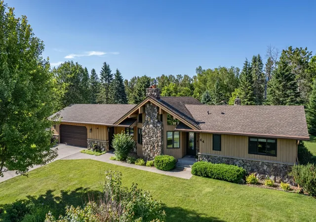 Homes for sale in Superior, WI | 44 Highgate St, Superior, WI 54880 | MLS# 7105952