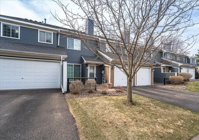 Photo 2 of Sale Pending at 1845 Donegal Dr #2, Saint Paul, MN 55125 | MLS# 7105959 | Listing updated on 2026-09-17