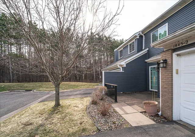 Photo 3 of Sale Pending at 1845 Donegal Dr #2, Saint Paul, MN 55125 | MLS# 7105959 | Listing updated on 2026-09-17