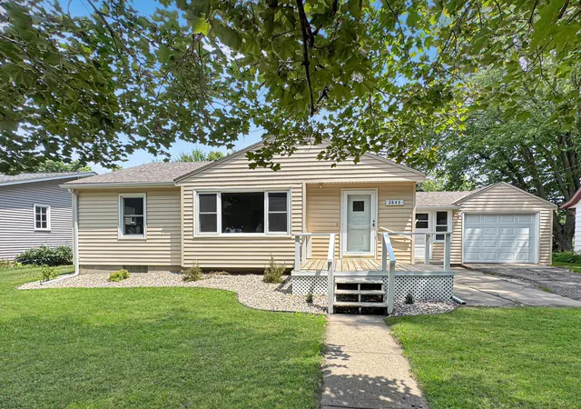 Homes for sale in Slayton, MN | 2843 Pine Ave, Slayton, MN 56172 | MLS# 7105967