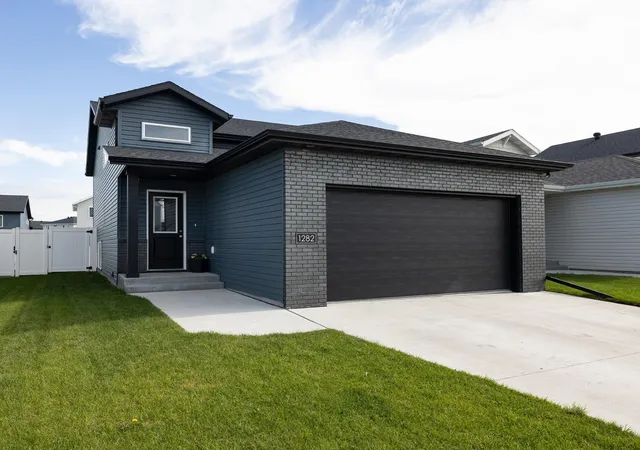 Homes for sale in West Fargo, ND | 1282 Rachel Dr W, West Fargo, ND 58078 | MLS# 7106008