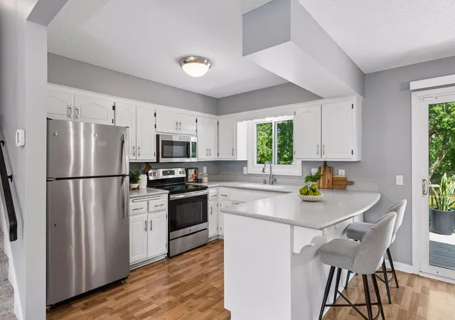 3rd image of 4524 Morningside Ave, Saint Paul, MN 55127 | MLS# 7106024