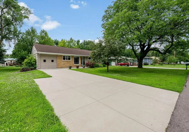 Homes for sale in Mankato, MN | 47 Skyline Dr, Mankato, MN 56001 | MLS# 7106032