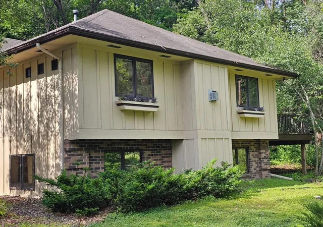 Homes for sale in Minnetonka, MN | 13701 Wood Ln, Minnetonka, MN 55305 | MLS# 7106067