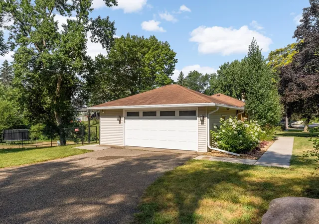 Photo 2 of Sale Pending at 9807 Cedar Lake Rd, Hopkins, MN 55305 | MLS# 7106068 | Listing updated on 2026-08-31