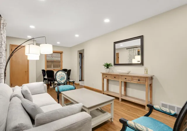 Photo 4 of Sale Pending at 9807 Cedar Lake Rd, Hopkins, MN 55305 | MLS# 7106068 | Listing updated on 2026-08-31