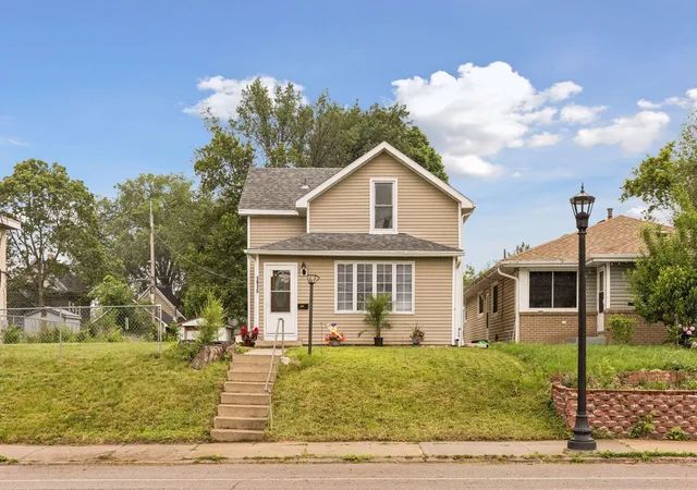 Homes for sale in Minneapolis, MN | 1915 Glenwood Ave, Minneapolis, MN 55405 | MLS# 7106105