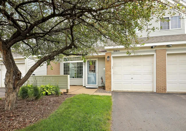 Photo 3 of Sale Pending at 506 Lovell Ave #6, Saint Paul, MN 55113 | MLS# 7106112 | Listing updated on 2026-10-07