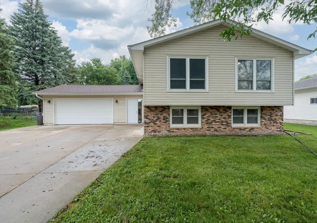 Homes for sale in Mankato, MN | 2104 Fair St, Mankato, MN 56001 | MLS# 7106115