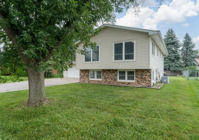 Homes for sale in Mankato, MN | 2104 Fair St, Mankato, MN 56001 | MLS# 7106115