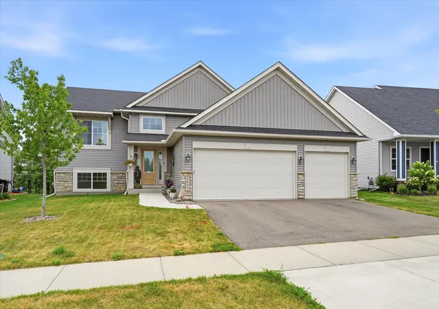 1st image of 2857 213th St W, Farmington, MN 55024 | MLS# 7106116