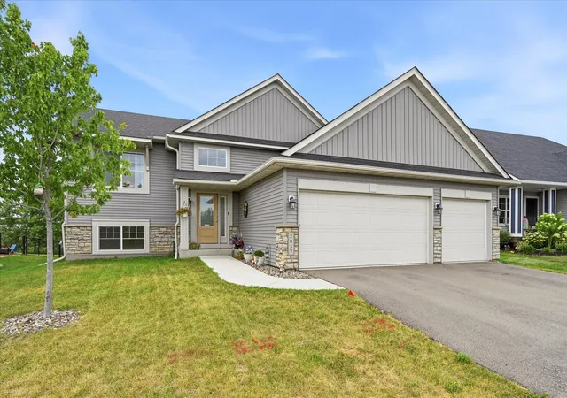 2nd image of 2857 213th St W, Farmington, MN 55024 | MLS# 7106116