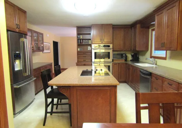 Photo 2 of Single family home for sale at 407 Eichelberger Ave, Montevideo, MN 56265 | MLS# 7106119 | Listing updated on 2026-08-01