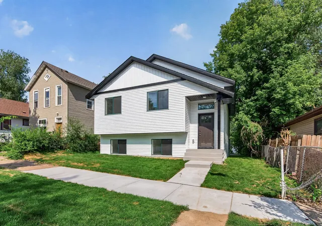 Single family home for sale at 926 Galtier St, Saint Paul, MN 55117 | MLS# 7106139 | Listing updated on 2026-08-28