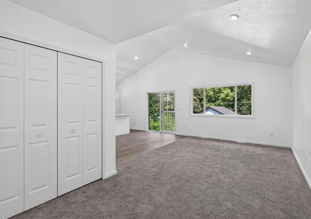Photo 4 of Single family home for sale at 926 Galtier St, Saint Paul, MN 55117 | MLS# 7106139 | Listing updated on 2026-08-28