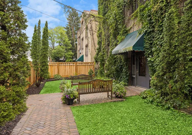 Photo 3 of Condo for sale at 4418 W Lake Harriet Pkwy #205, Minneapolis, MN 55410 | MLS# 7106160 | Listing updated on 2026-08-07