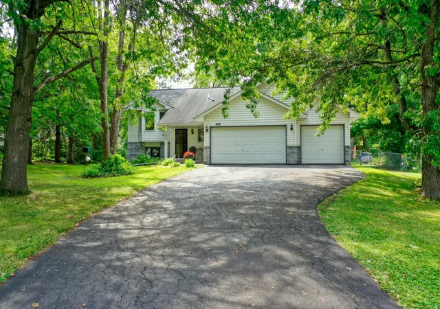 2nd image of 889 5th Ave Sw, Forest Lake, MN 55025 | MLS# 7106163
