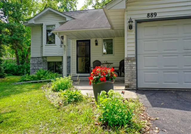 4th image of 889 5Th Ave Sw, Forest Lake, MN 55025 | MLS# 7106163