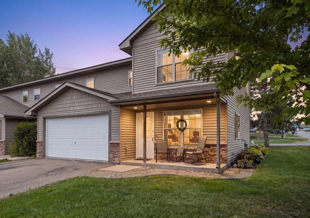 1st image of 402 Sierra Pl, Roberts, WI 54023 | MLS# 7106164