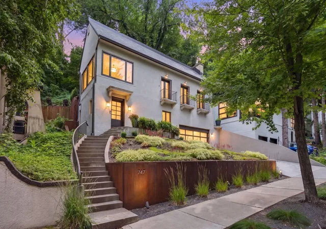 Photo 1 of Sale Pending at 747 Kenwood Pkwy, Minneapolis, MN 55403 | MLS# 7106175 | Listing updated on 2026-08-25