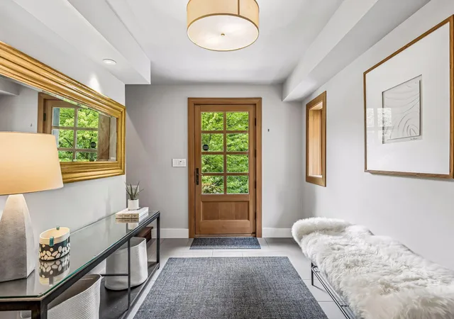 Photo 3 of Sale Pending at 747 Kenwood Pkwy, Minneapolis, MN 55403 | MLS# 7106175 | Listing updated on 2026-08-25