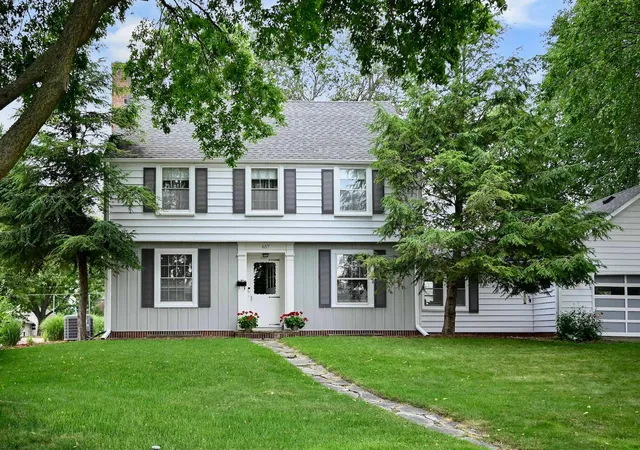 1st image of 657 Market St, Winona, MN 55987 | MLS# 7106179
