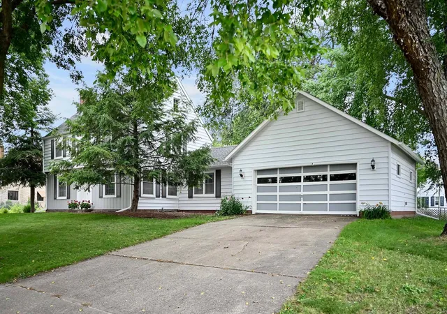 2nd image of 657 Market St, Winona, MN 55987 | MLS# 7106179
