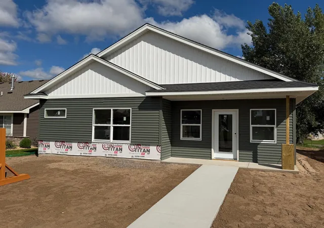 Single family home for sale at 2242 8th Lane SE, Cambridge, MN 55008 | MLS# 7106243