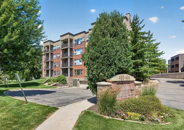 2nd image of 460 Ford Rd #203, Minneapolis, MN 55426 | MLS# 7106248
