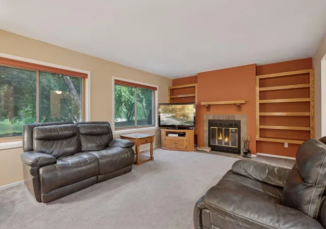 Photo 2 of Single family home for sale at 1603 Raindrop Dr, Saint Paul, MN 55121 | MLS# 7106271 | Listing updated on 2026-08-10