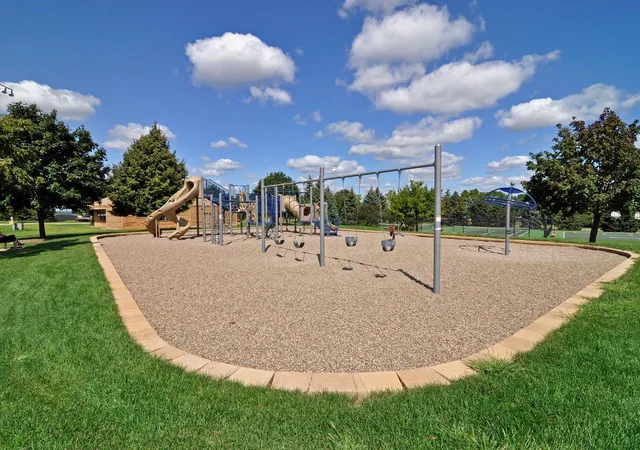Photo 38 of Single family home for sale at 1603 Raindrop Dr, Saint Paul, MN 55121 | MLS# 7106271 | Listing updated on 2026-10-21