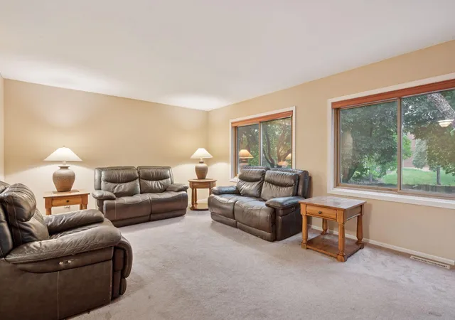 Photo 3 of Single family home for sale at 1603 Raindrop Dr, Saint Paul, MN 55121 | MLS# 7106271 | Listing updated on 2026-08-10