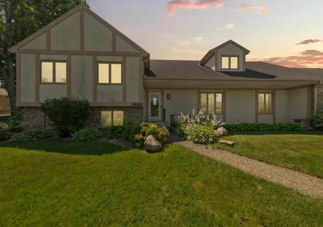 Photo 1 of Single family home for sale at 1440 Sunset Dr Sw, Owatonna, MN 55060 | MLS# 7106274 | Listing updated on 2026-10-02