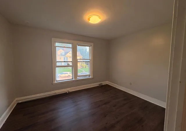 Photo 4 of House for sale at 725 S Cedar Ave, Owatonna, MN 55060 | MLS# 7106277 | Listing updated on 2026-10-07
