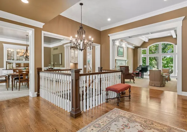Photo 4 of Single family home for sale at 6 Bent Tree Ln, Saint Paul, MN 55127 | MLS# 7106279 | Listing updated on 2026-08-03