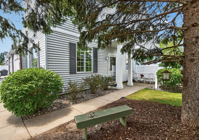 2nd image of 9649 Peony Ln N #1110, Maple Grove, MN 55311 | MLS# 7106285