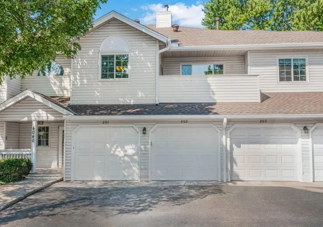 Photo 2 of Condo for sale at 4040 Maureen Dr Ne #203, Minneapolis, MN 55421 | MLS# 7106287 | Listing updated on 2026-09-17