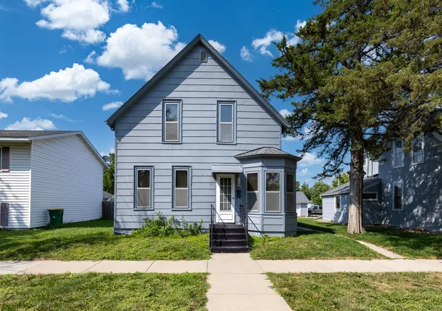Photo 1 of Single family home for sale at 210 W Church St, Belle Plaine, MN 56011 | MLS# 7106300 | Listing updated on 2026-09-21