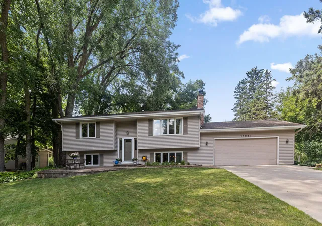 Homes for sale in Lakeville, MN | 11237 164th St W, Lakeville, MN 55044 | MLS# 7106312