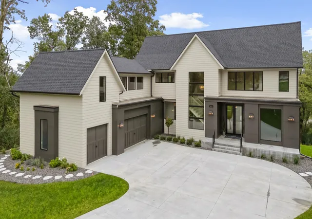 Photo 1 of Mansion for sale at 5010 Millie Rd Sw, Rochester, MN 55902 | MLS# 7106319 | Listing updated on 2026-09-16