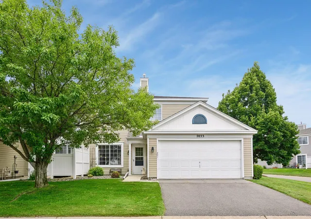 Homes for sale in Burnsville, MN | 2033 Southcross Dr W #401, Burnsville, MN 55306 | MLS# 7106328
