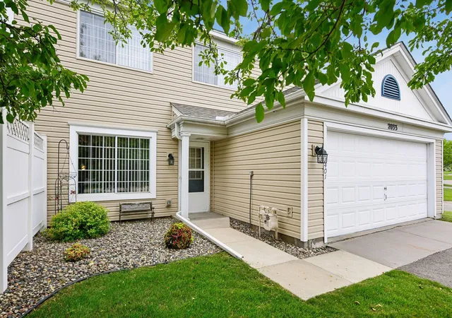 Homes for sale in Burnsville, MN | 2033 Southcross Dr W #401, Burnsville, MN 55306 | MLS# 7106328