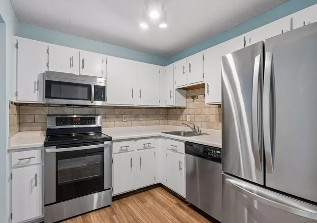 5th image of 1887 Silver Bell Rd, Eagan, MN 55122