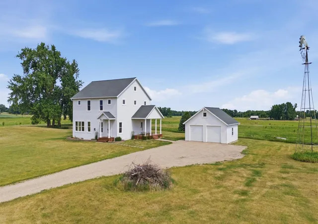 Photo 2 of Single family home for sale at 16305 57th Street SE, Kindred, ND 58051 | MLS# 7106351 | Listing updated on 2026-07-13