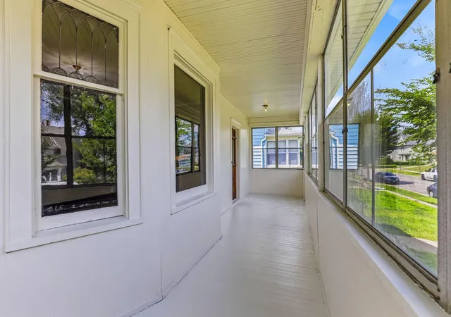 4th image of 884 Iglehart Ave, Saint Paul, MN 55104 | MLS# 7106359